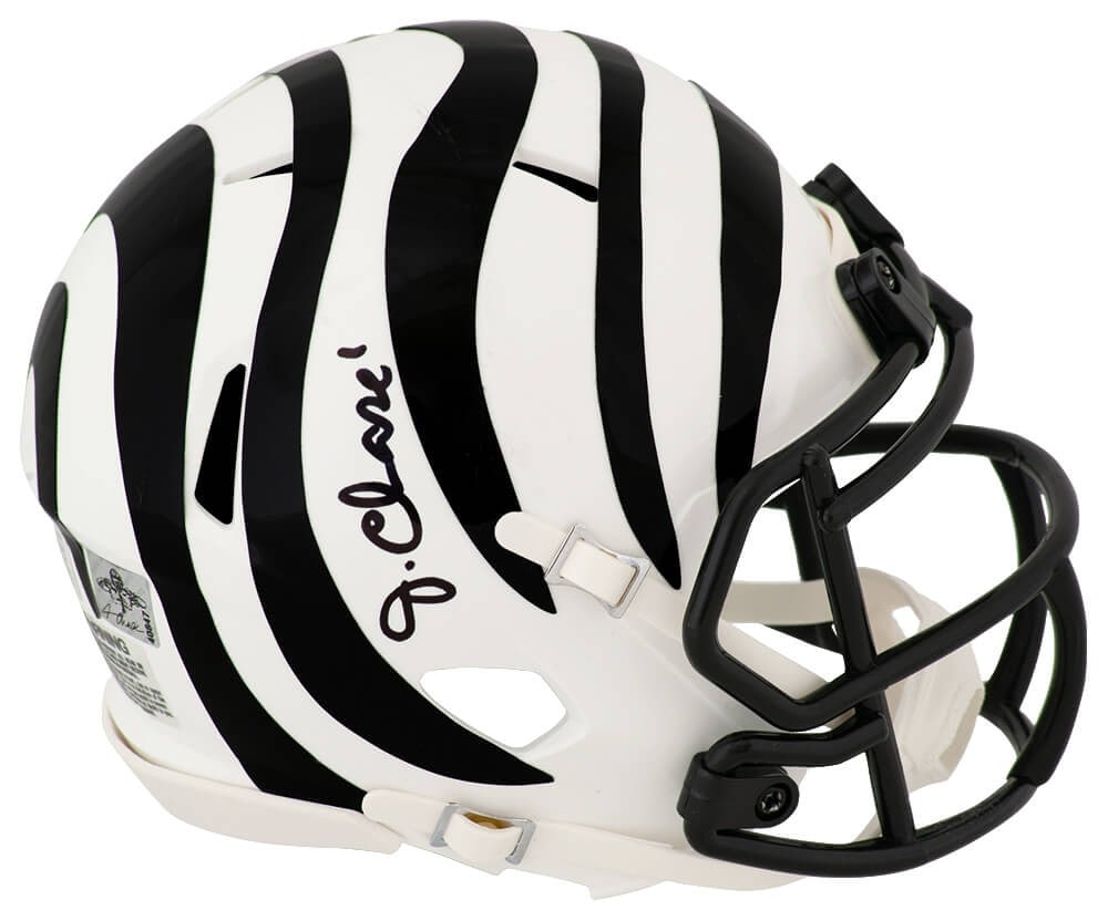 Ja'Marr Chase Signed Bengals White Mini Helmet with Beckett COA: Ja'Marr Chase Signed Bengals White Mini Helmet with Beckett COA This is a signed Cincinnati Bengals alternate white Riddell speed mini helmet by Ja'Marr Chase, a prominent NFL player. The helmet comes