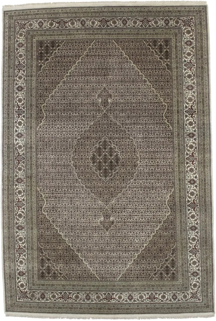 Handmade 7x10 ft Oriental Floral Fish Design Rug Eco-Friendly Wool Silk: Handmade 7x10 ft Oriental Floral Fish Design Rug Eco-Friendly Wool Silk Enhance your home decor with this exquisite Handmade Oriental Rug, featuring a vibrant floral fish design in a captivating color