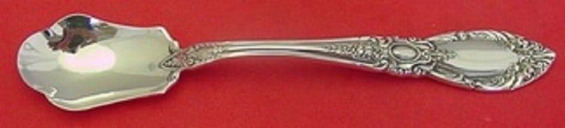Towle Sterling Silver King Richard 6 Inch Relish Scoop: Towle Sterling Silver King Richard 6 Inch Relish Scoop This exquisite 6-inch relish scoop is crafted from high-quality sterling silver and features the elegant King Richard pattern by Towle. Made post