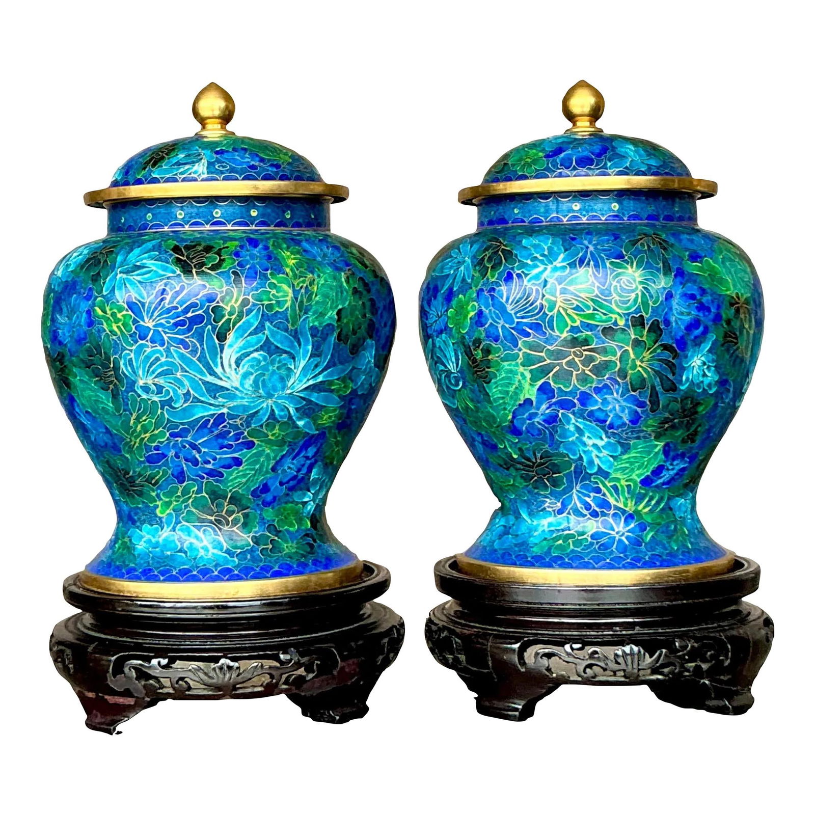 Exquisite Vintage Asian Cloisonne Urns Pair with Floral Motifs: Exquisite Vintage Asian Cloisonne Urns Pair with Floral Motifs Enhance your decor with this exquisite pair of Vintage Asian Cloisonne Urns. These beautifully crafted vases feature vibrant enamel desig