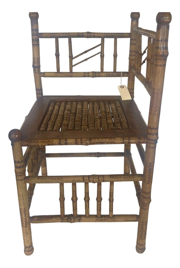 Vintage English Burnt Bamboo Corner Chair C1890-1920 Honey Color: Vintage English Burnt Bamboo Corner Chair C1890-1920 Honey Color Introducing a charming English Colonial Burnt Bamboo Corner Chair from the late 19th to early 20th century (C1890-1920). This exquisite