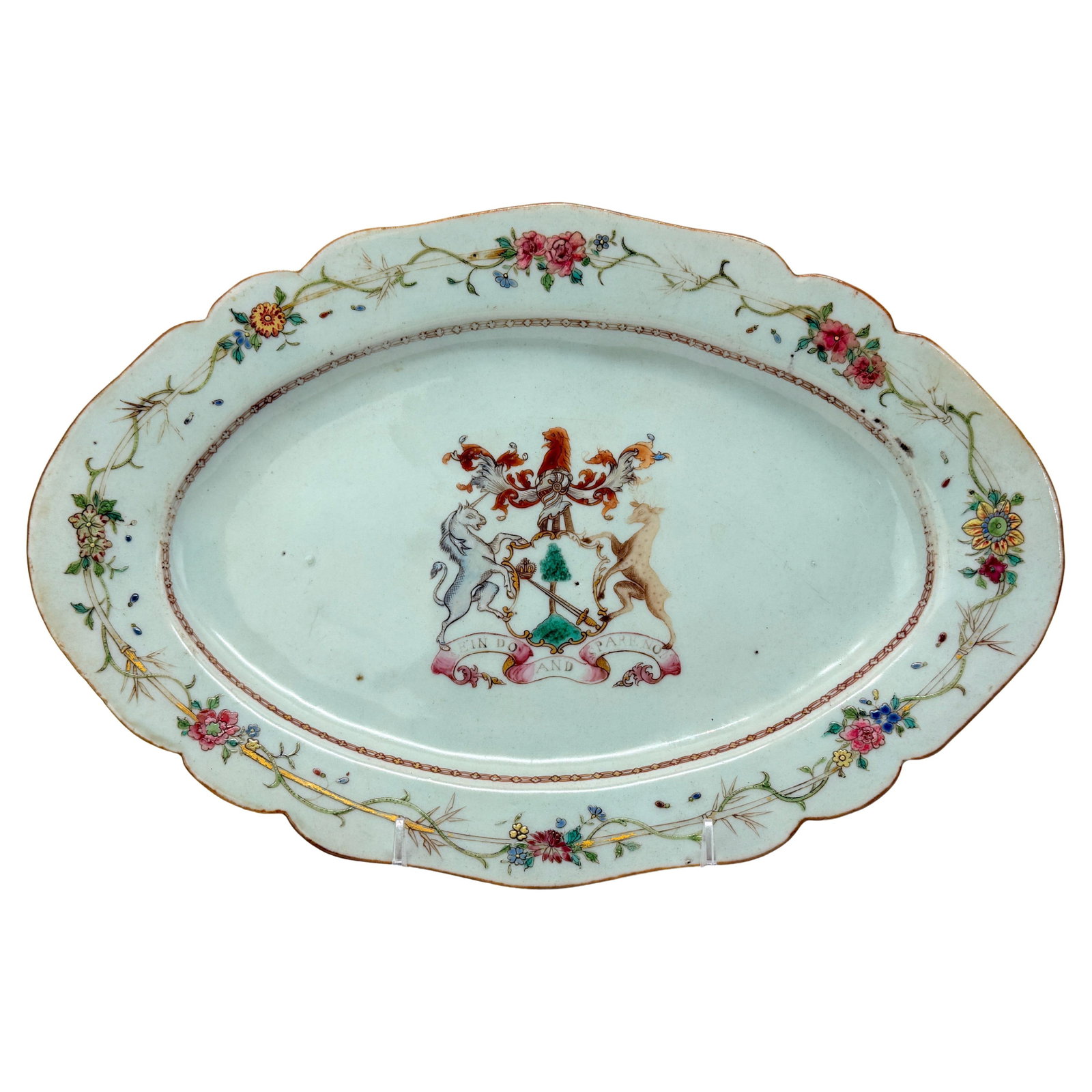18th Century Chinese Export MacGregor Armorial Porcelain Platter C. 1760: 18th Century Chinese Export MacGregor Armorial Porcelain Platter C. 1760 This exquisite Chinese Export porcelain platter, dating back to circa 1760, showcases the MacGregor of MacGregor family arms. T