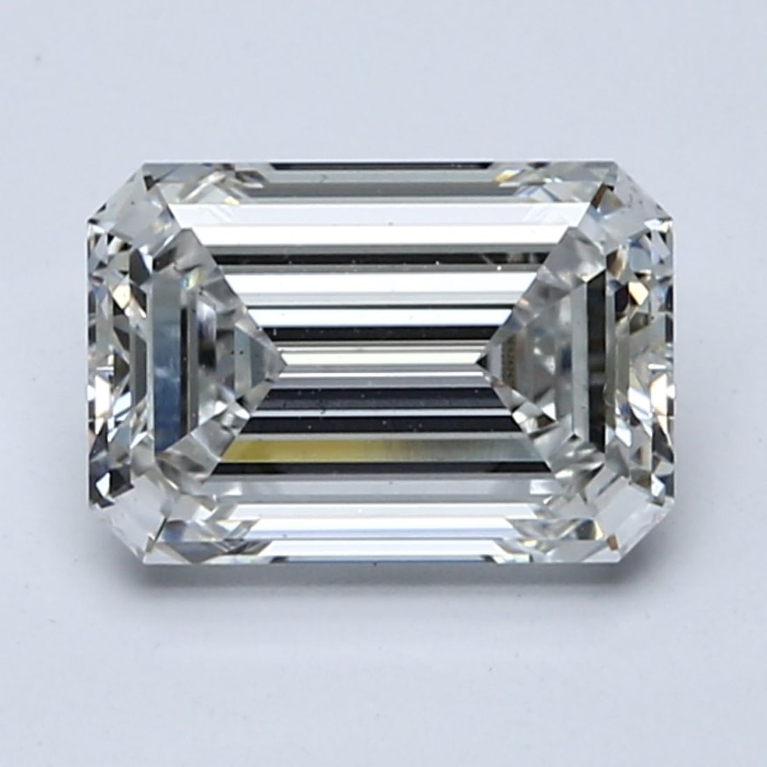 Loose Diamond - EMERALD 2.33ct E VS1: Loose Diamond - EMERALD 2.33ct E VS1 Source: This is a real non-mined Diamond that has been grown in a lab Shape: EMERALD Carats: 2.33 Color: E Clarity: VS1 Certification: IGI Video: