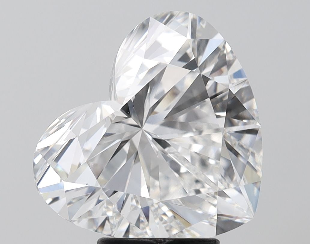 Loose Diamond - HEART 5.22ct E VVS2: Loose Diamond - HEART 5.22ct E VVS2 Source: This is a real non-mined Diamond that has been grown in a lab Shape: HEART Carats: 5.22 Color: E Clarity: VVS2 Certification: IGI Video: