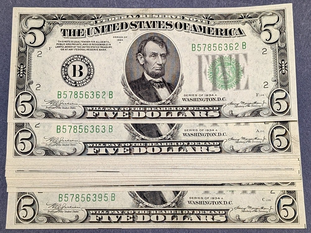 1934-A $5 Federal Reserve Note 28pc B-B Block Uncertified Choice CU: 1934-A $5 Federal Reserve Note 28pc B-B Block Uncertified Choice CU This is a 1934-A $5 Federal Reserve Note, graded as Choice Uncirculated (CU). This note is part of the B-B Block and is a non-consec