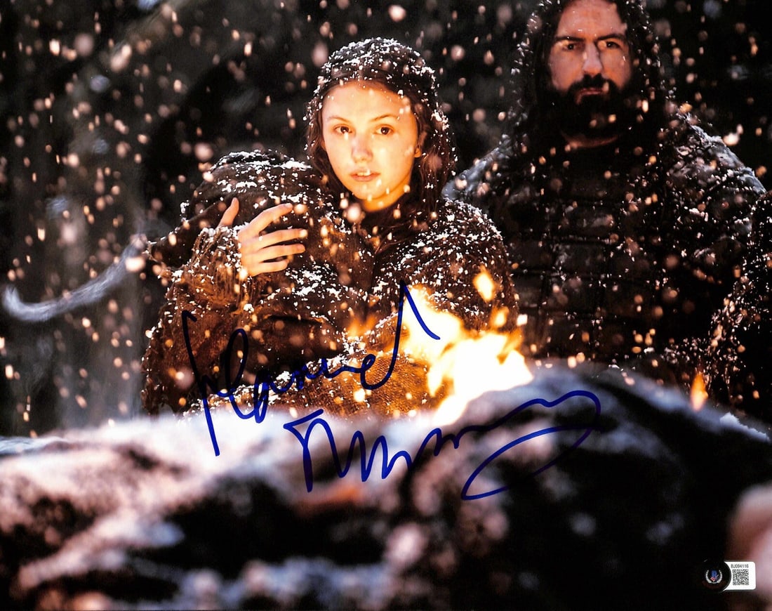Hannah Murray Gilly Game of Thrones Signed 11x14 Photo Beckett Certified: Hannah Murray Gilly Game of Thrones Signed 11x14 Photo Beckett Certified Capture a piece of television history with this signed 11x14 photograph of Hannah Murray as "Gilly" from the iconic series Game