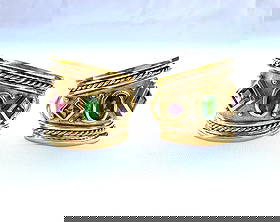 SeidenGang 18K Yellow Gold Multi Stone Greek Earrings: SeidenGang 18K Yellow Gold Multi Stone Greek Earrings Discover a stunning pair of Greek earrings from SeidenGang, expertly crafted in 18K yellow gold. These exquisite pierced earrings showcase a vibra