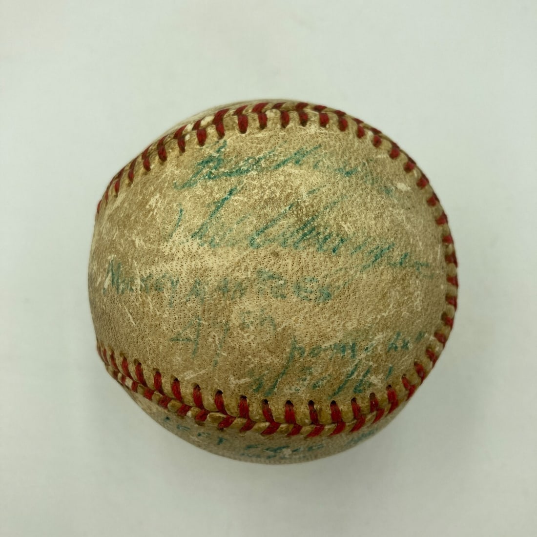 Mickey Mantle 1961 Signed Game Used Baseball PSA DNA MEARS COA 47th Home Run: Mickey Mantle 1961 Signed Game Used Baseball PSA DNA MEARS COA 47th Home Run This remarkable baseball is a game-used Official American League Joe Cronin ball, signed by Tex Clevenger and attributed to
