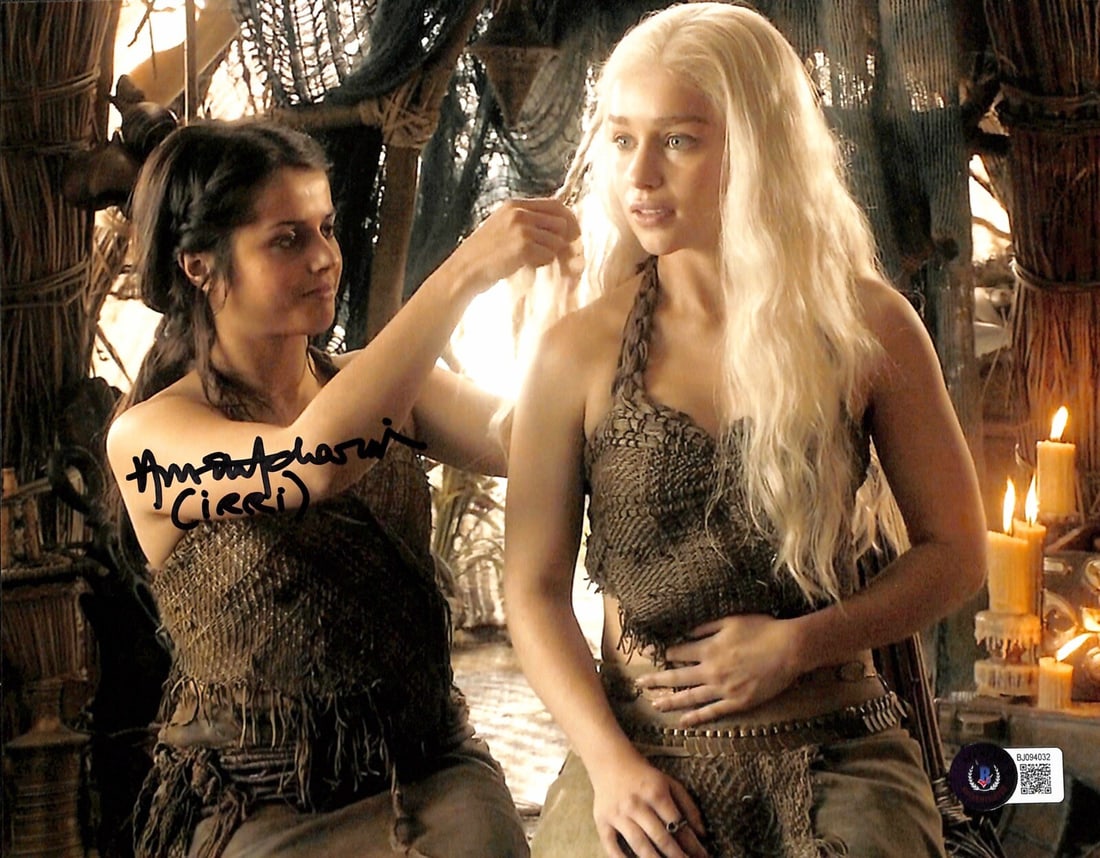 Amrita Acharia Signed 8x10 Game of Thrones Photo Beckett Authenticated: Amrita Acharia Signed 8x10 Game of Thrones Photo Beckett Authenticated Capture a piece of television history with this signed 8x10 photograph of Amrita Acharia, renowned for her role as Irri in the ic