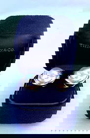 Tiffany & Co 14K Yellow Gold Mabe Pearl Dangle Earrings with Box: Tiffany & Co 14K Yellow Gold Mabe Pearl Dangle Earrings with Box Adorn yourself with these exquisite Tiffany & Co. earrings, crafted from 14K yellow gold and featuring stunning Mabe pearls. The dangle