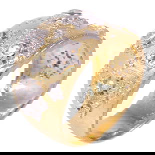 JEWELRY Diamond Ring 18K Yellow Gold Size 5.25: JEWELRY Diamond Ring 18K Yellow Gold Size 5.25 This exquisite diamond ring features a beautiful design crafted from 18K yellow gold, showcasing a clear diamond as its centerpiece. The ring is a size 5