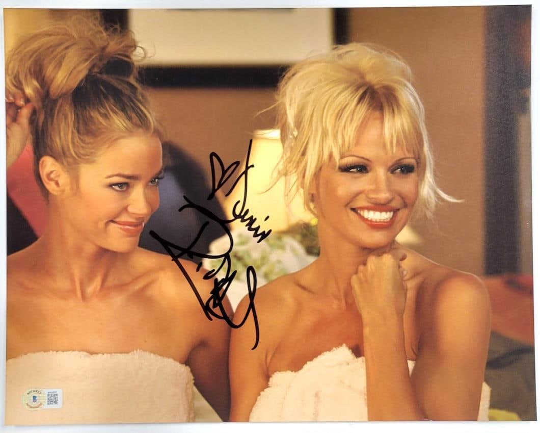 Denise Richards Autographed 11x14 Photo Ant Man Beckett Certified: Denise Richards Autographed 11x14 Photo Ant Man Beckett Certified This stunning 11x14 photograph features Denise Richards, known for her roles in film and television. The image is an original piece, b