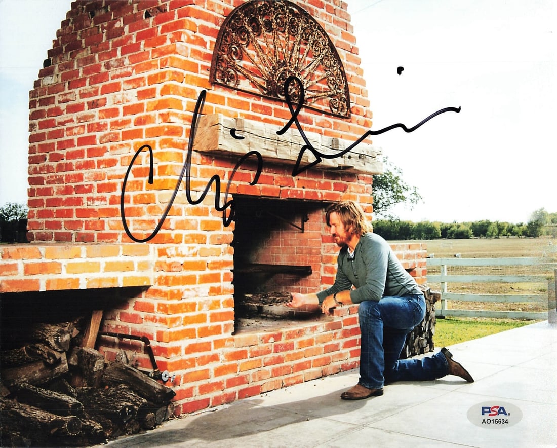 Chip Gaines Autographed 8x10 Photo PSA/DNA Authentic Signature: Chip Gaines Autographed 8x10 Photo PSA/DNA Authentic Signature This is an original 8x10 photograph signed by Chip Gaines, the renowned actor and television personality. The autograph has been authenti