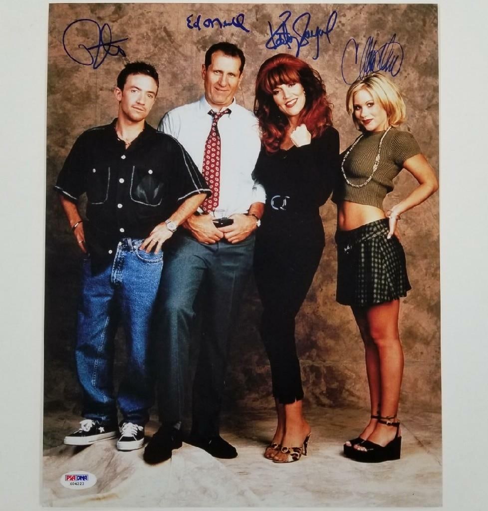 Signed 11x14 Married With Children Cast Photo O'Neill Sagal Applegate PSA: Signed 11x14 Married With Children Cast Photo O'Neill Sagal Applegate PSA Capture a piece of television history with this signed 11x14 photo featuring the iconic cast of *Married With Children*, inclu