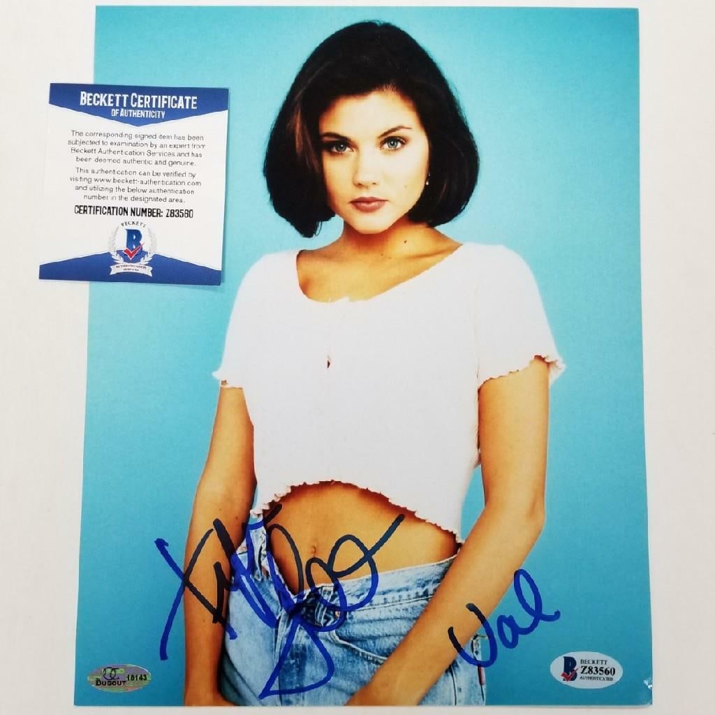 Tiffani Thiessen Signed 8x10 Photo as Val with Inscription Beckett COA: Tiffani Thiessen Signed 8x10 Photo as Val with Inscription Beckett COA Capture a piece of television history with this original 8x10 photograph of Tiffani Thiessen, famously known for her role in "Bev