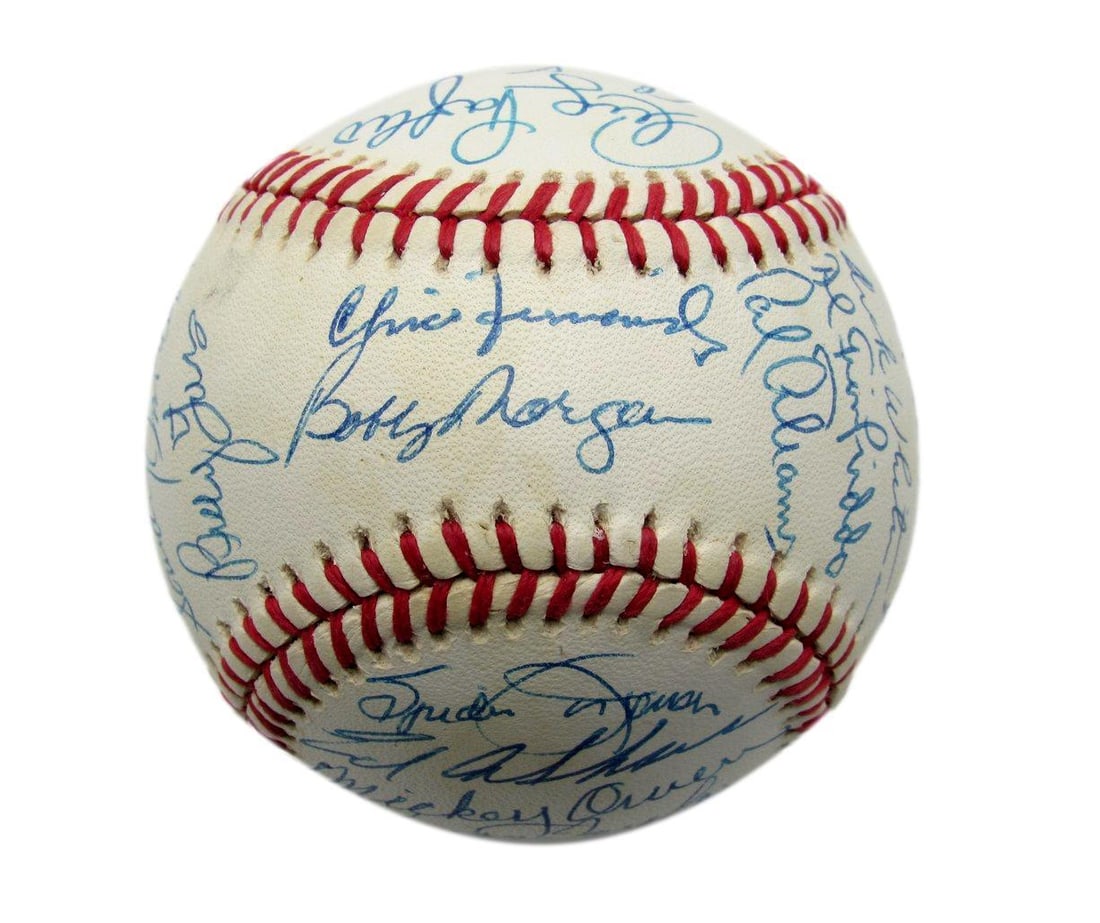 1940s 50s Brooklyn Dodgers Multi Signed ONL Baseball 26 Autographs HOF: 1940s 50s Brooklyn Dodgers Multi Signed ONL Baseball 26 Autographs HOF This original multi-signed baseball features the legendary players of the 1940s and 1950s Brooklyn Dodgers. Authentically signed