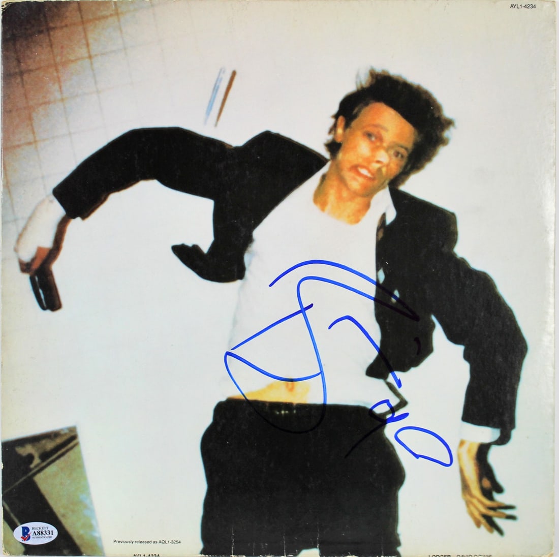 David Bowie Signed Lodger Album Cover with Vinyl BAS Authenticated: David Bowie Signed Lodger Album Cover with Vinyl BAS Authenticated This authentic David Bowie signed Lodger album cover includes the original vinyl. The album cover has been personally signed by David