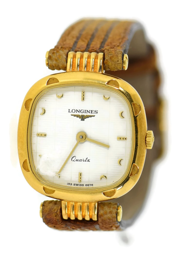 Longines Quartz Two Tone Stainless Steel Watch 21mm Genuine Leather Band: Longines Quartz Two Tone Stainless Steel Watch 21mm Genuine Leather Band This Longines Quartz Wristwatch showcases a sophisticated two-tone design, featuring a gold plated stainless steel case paired