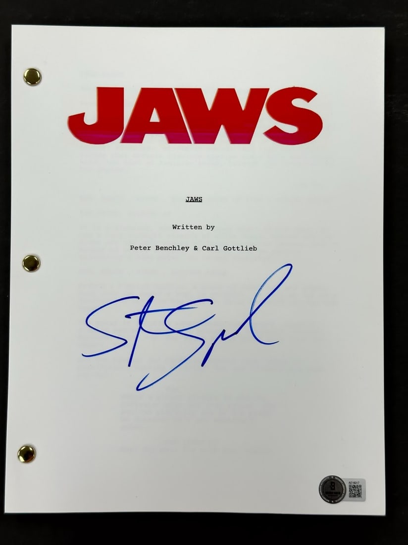 Steven Spielberg Autographed Jaws Movie Script Beckett Authenticated (1 of 4)