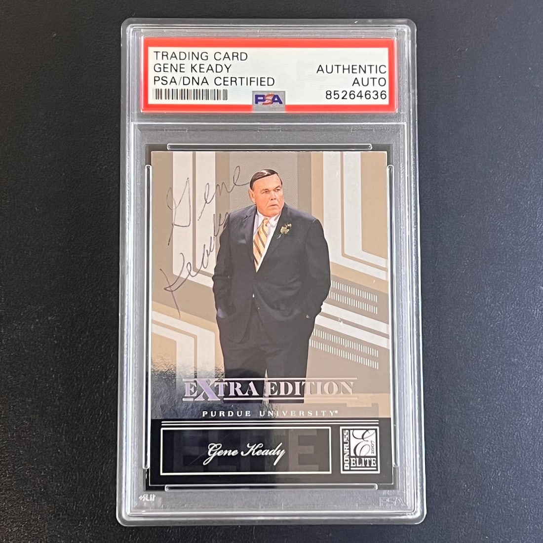 2007-08 Gene Keady Donruss Playoff Extra Edition #71 Signed Card PSA/DNA: 2007-08 Gene Keady Donruss Playoff Extra Edition #71 Signed Card PSA/DNA This listing features a 2007-08 Donruss Playoff Extra Edition #71 card of Gene Keady, a notable coach for Purdue. The card incl