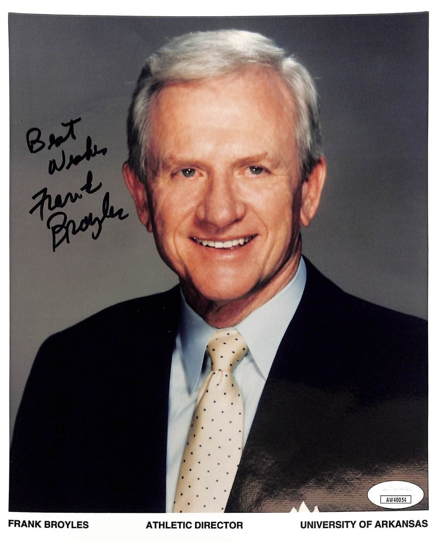 Frank Broyles Autographed 8x10 Photo Arkansas Razorbacks JSA Certified: Frank Broyles Autographed 8x10 Photo Arkansas Razorbacks JSA Certified This is an original 8x10 photo autographed by Frank Broyles, the legendary football coach of the Arkansas Razorbacks. The photo f
