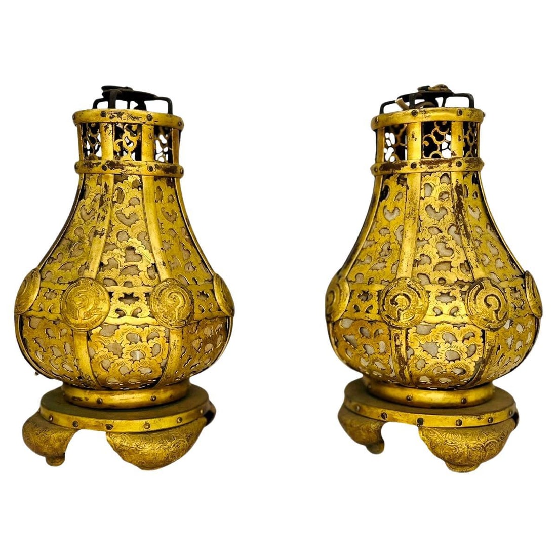 Pair of Meiji Period Gilt Bronze Lanterns Japan 19th Century: Pair of Meiji Period Gilt Bronze Lanterns Japan 19th Century Discover a stunning pair of Japanese Meiji period lanterns, expertly crafted in gilt bronze and brass. Each lantern features an elegant ova