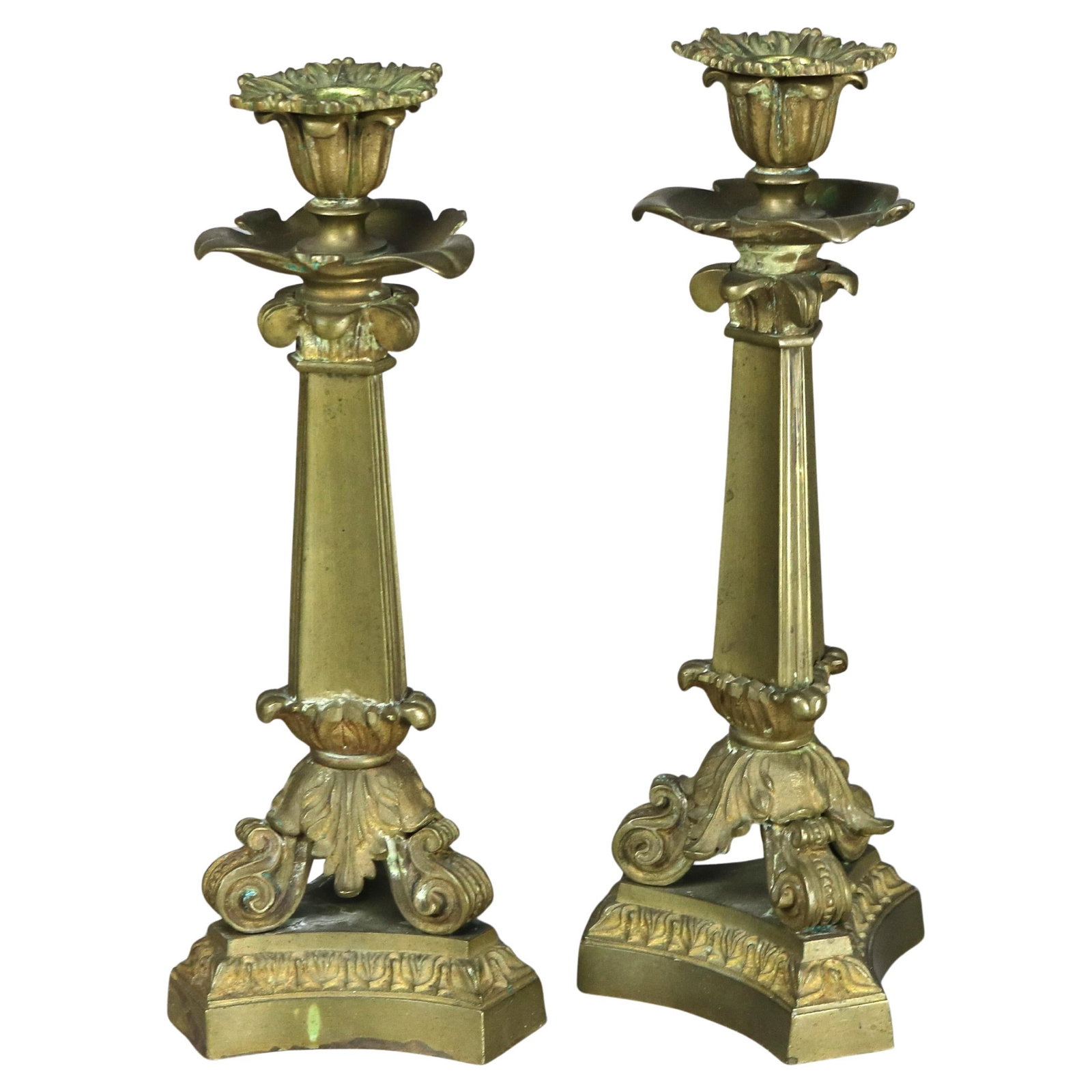 Antique Neoclassical Bronze Candlesticks Set of 2 C1890: Antique Neoclassical Bronze Candlesticks Set of 2 C1890 This exquisite pair of antique Neoclassical candlesticks showcases elegant scroll form feet and intricate foliate elements, embodying the refine