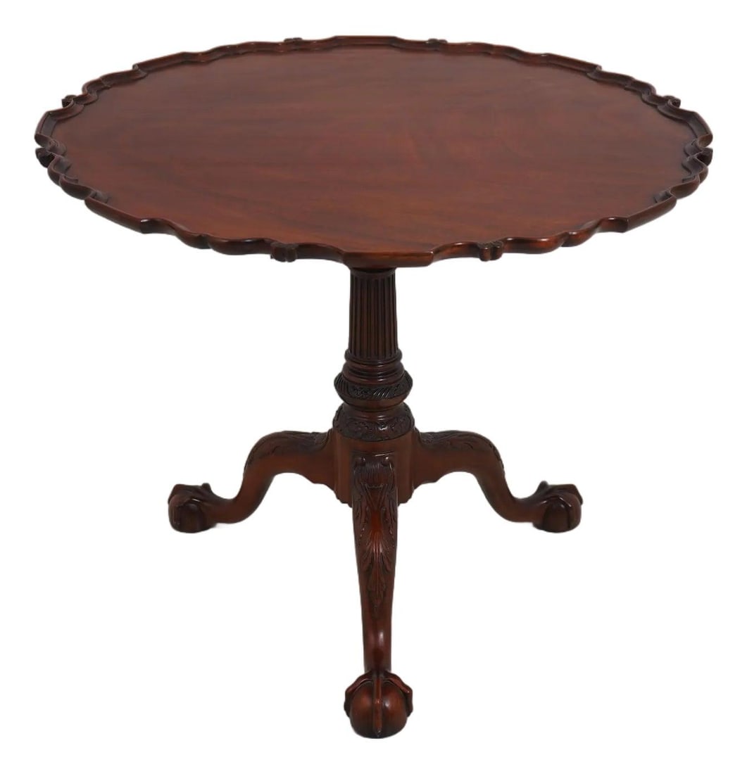 Kindel Winterthur Mahogany Chippendale Tilt Table with Carved Details: Kindel Winterthur Mahogany Chippendale Tilt Table with Carved Details Presenting the exquisite Kindel Winterthur Collection Philadelphia Mahogany Tilt Table, a stunning piece that embodies the eleganc