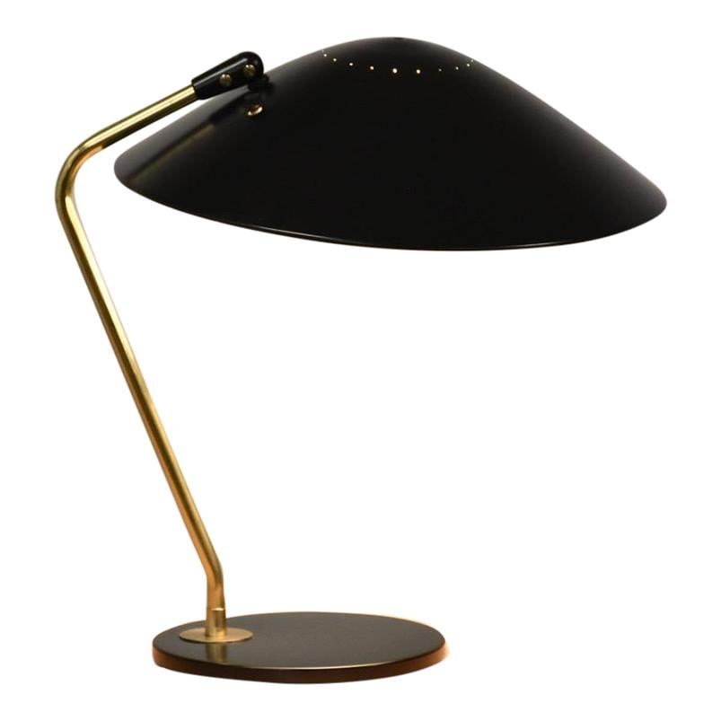 Mid Century Modern Gerald Thurston Table Lamp for Lightolier Black Enamel Brass: Mid Century Modern Gerald Thurston Table Lamp for Lightolier Black Enamel Brass This exquisite mid-century modern table lamp showcases a striking black enamel finish complemented by elegant brass acce