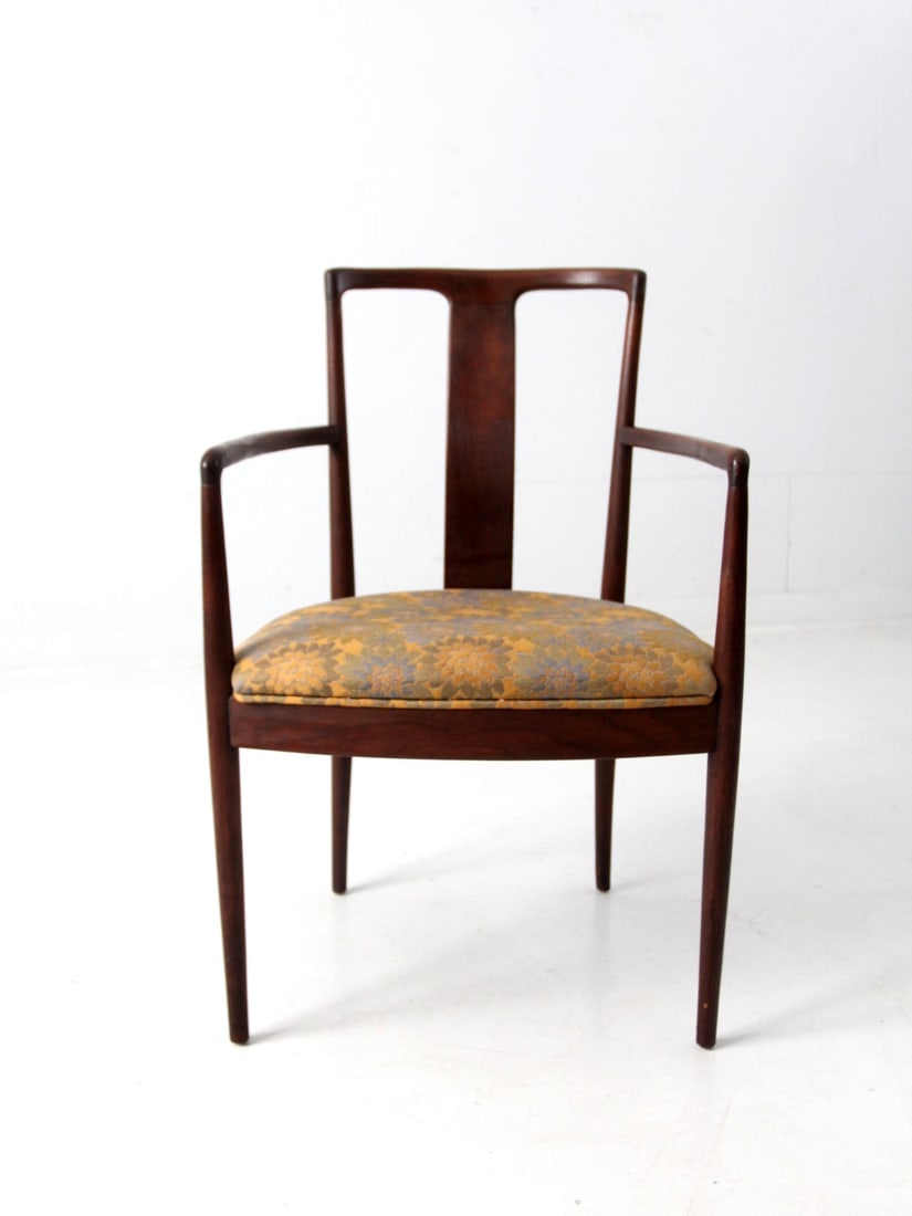 Lawrence Peabody Nemschoff Armchair 1960s Floral Upholstery: Lawrence Peabody Nemschoff Armchair 1960s Floral Upholstery Discover a classic mid-20th century armchair designed by Lawrence Peabody for Nemschoff. This elegant piece showcases its original floral up