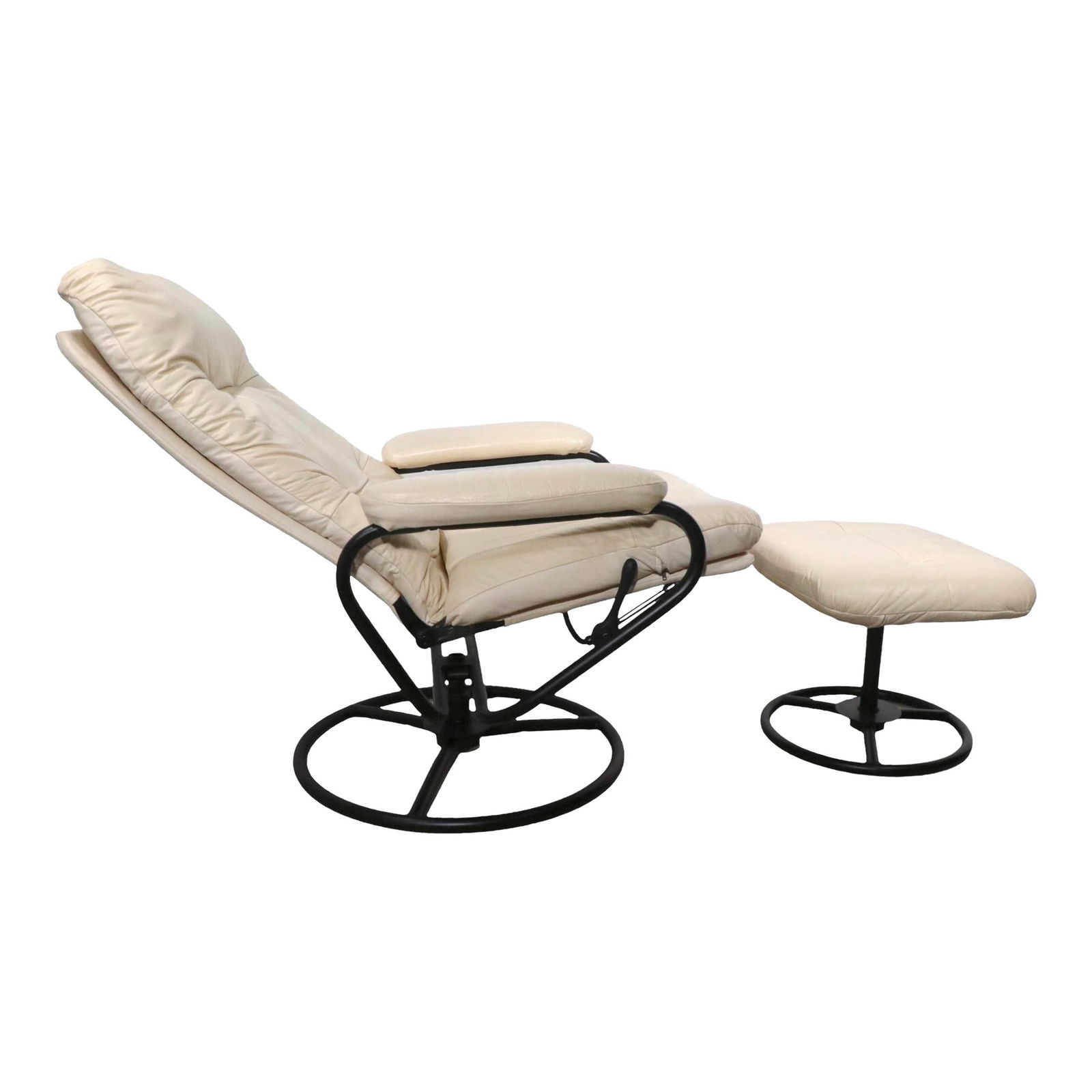 Pallister Ergonomic Lounge Chair and Ottoman Off White Leather: Pallister Ergonomic Lounge Chair and Ottoman Off White Leather Experience ultimate relaxation with this stylish adjustable leather lounge chair and ottoman, featuring an architecturally designed ergon