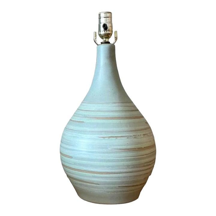 Mid-Century Martz Ceramic Table Lamp Celadon 18 Inch: Mid-Century Martz Ceramic Table Lamp Celadon 18 Inch This exquisite vintage table lamp, designed by the renowned duo Jane and Gordon Martz for Marshall Studios, exemplifies iconic American studio pott