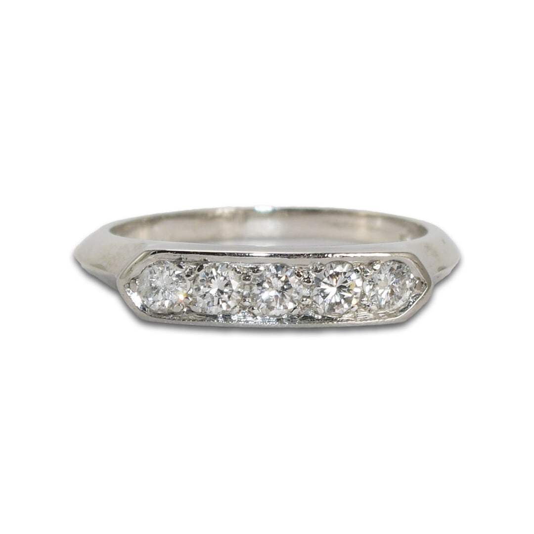 Ladies Platinum Engagement Ring with 0.25ct Round Diamond G-H SI (1 of 7)