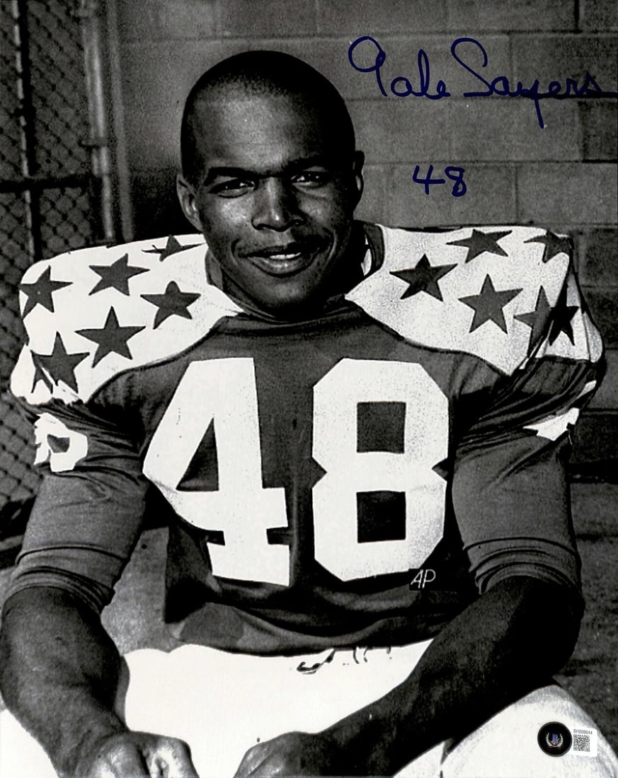 Gale Sayers Autographed 11x14 Photo Beckett Certified Inscription 48: Gale Sayers Autographed 11x14 Photo Beckett Certified Inscription 48 This autographed 11x14 photograph showcases Gale Sayers, who is renowned for his exceptional football career. The photograph featur
