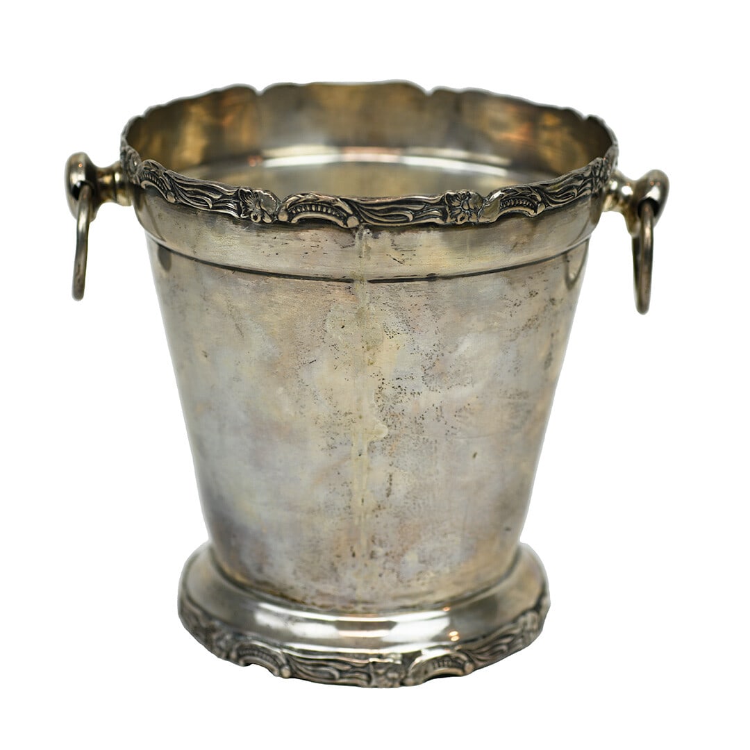 A Janna Thomas De Velarde Sterling Silver Shell.