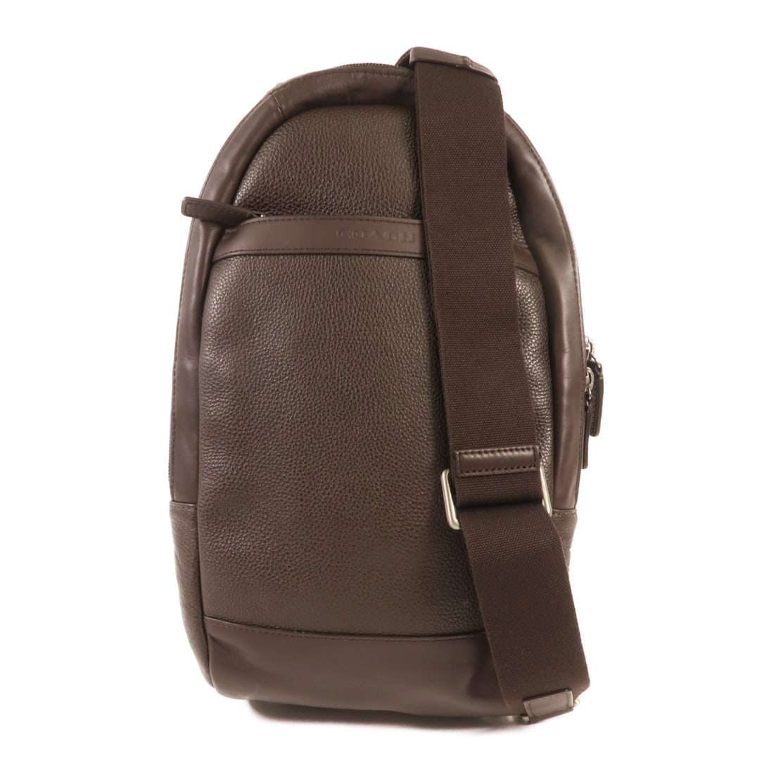 COACH Brown Calfskin Leather Shoulder Bag USA: COACH Brown Calfskin Leather Shoulder Bag USA This COACH shoulder bag is crafted from high-quality calfskin leather, showcasing a rich brown color that exudes sophistication. The bag measures 14.6 inc