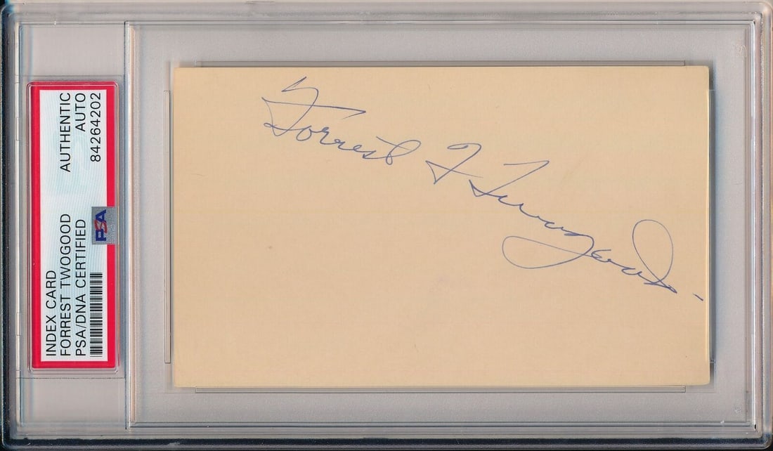 Forrest Twogood USC Coach Signed Index Card PSA/DNA 156383: Forrest Twogood USC Coach Signed Index Card PSA/DNA 156383 This is a signed 3x5 index card featuring Forrest Twogood, the former basketball coach of the University of Southern California (USC). The ca