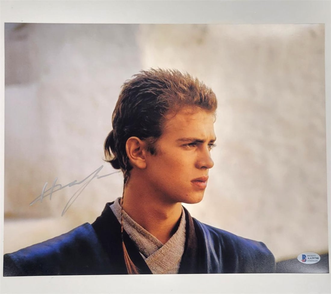 Hayden Christensen Signed Anakin Skywalker 11x14 Photo Beckett Authenticated: Hayden Christensen Signed Anakin Skywalker 11x14 Photo Beckett Authenticated Capture a piece of cinematic history with this signed 11x14 photograph of Anakin Skywalker, autographed by Hayden Christens