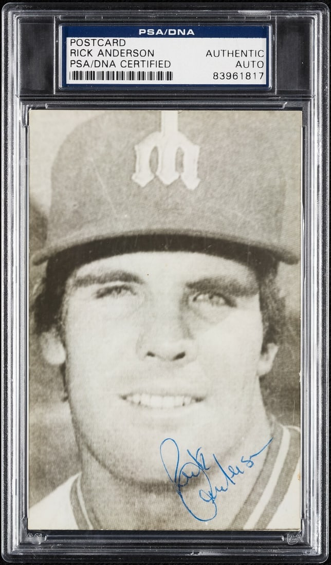 Rick Anderson Signed Mariners Postcard Photo PSA DNA Authentic: Rick Anderson Signed Mariners Postcard Photo PSA DNA Authentic This is an exceptionally rare autographed postcard featuring Rick Anderson, the right-handed pitcher who briefly played for the Seattle M