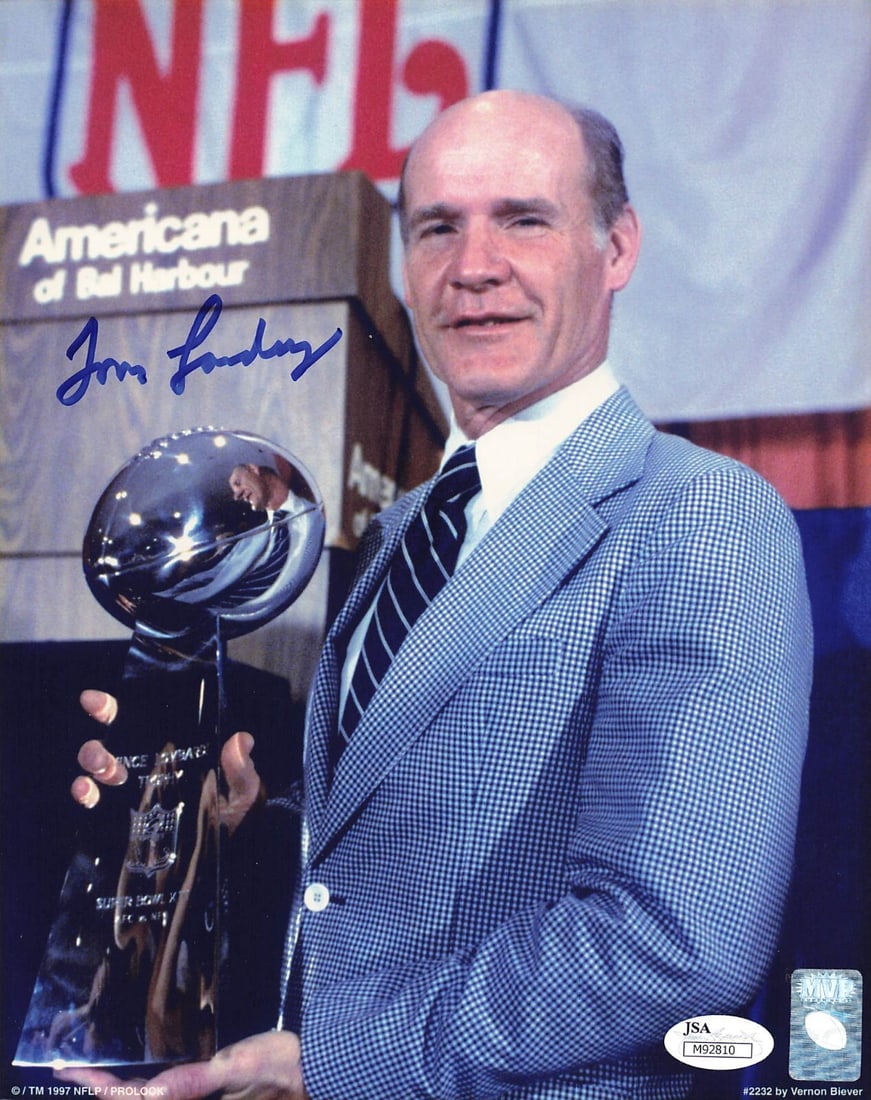 Tom Landry Dallas Cowboys Signed 8x10 Photo JSA Authenticated: Tom Landry Dallas Cowboys Signed 8x10 Photo JSA Authenticated This is a remarkable 8x10 photo of Tom Landry, the legendary coach of the Dallas Cowboys, signed beautifully by the Hall of Famer himself.
