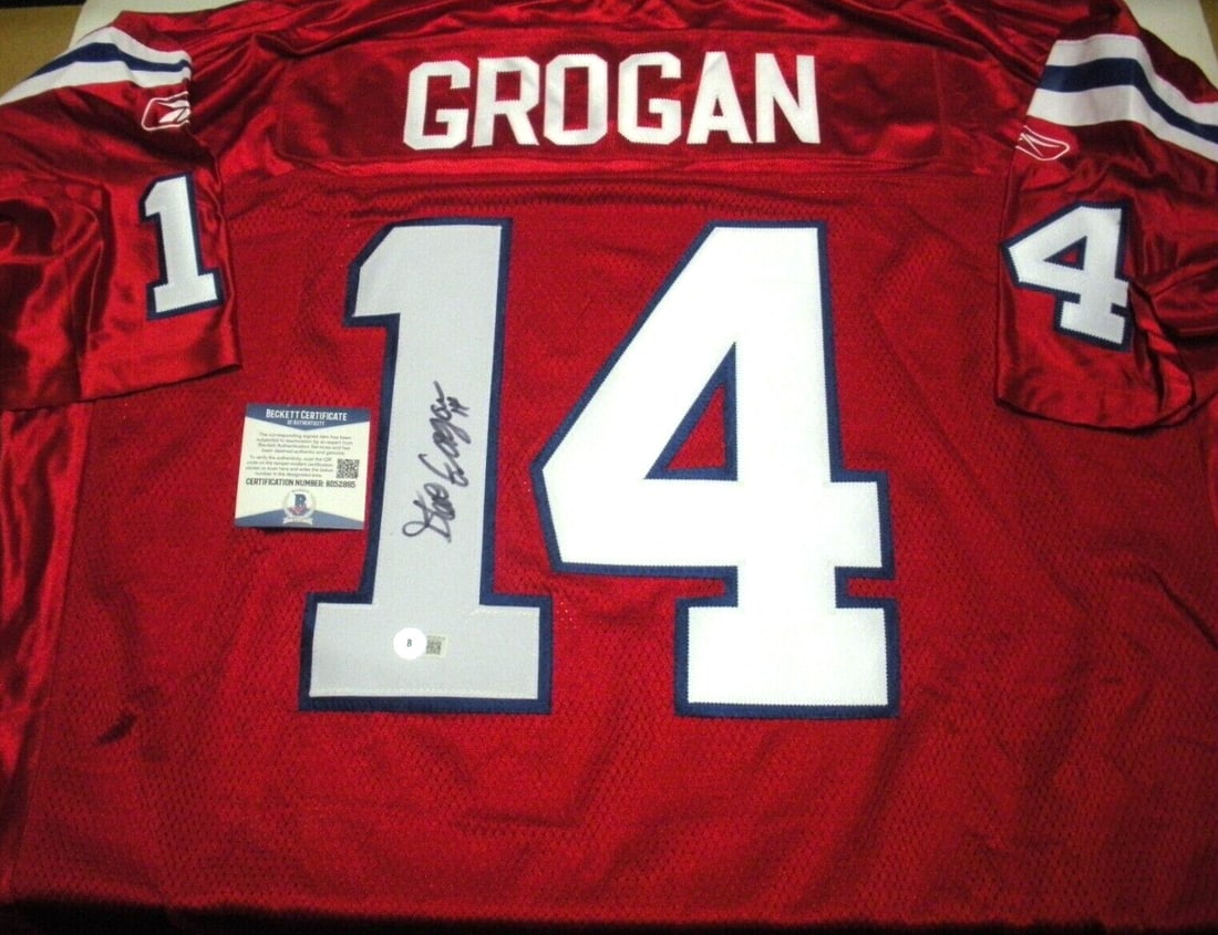 Steve Grogan New England Patriots Signed Reebok Jersey with Beckett COA: Steve Grogan New England Patriots Signed Reebok Jersey with Beckett COA This officially licensed Reebok jersey features the signature of Steve Grogan, a distinguished player for the New England Patrio