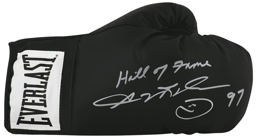 Sugar Ray Leonard Signed Everlast Boxing Glove Hall of Fame 97 COA: Sugar Ray Leonard Signed Everlast Boxing Glove Hall of Fame 97 COA This is a signed Everlast black boxing glove featuring the autograph of boxing legend Sugar Ray Leonard, along with the inscription '