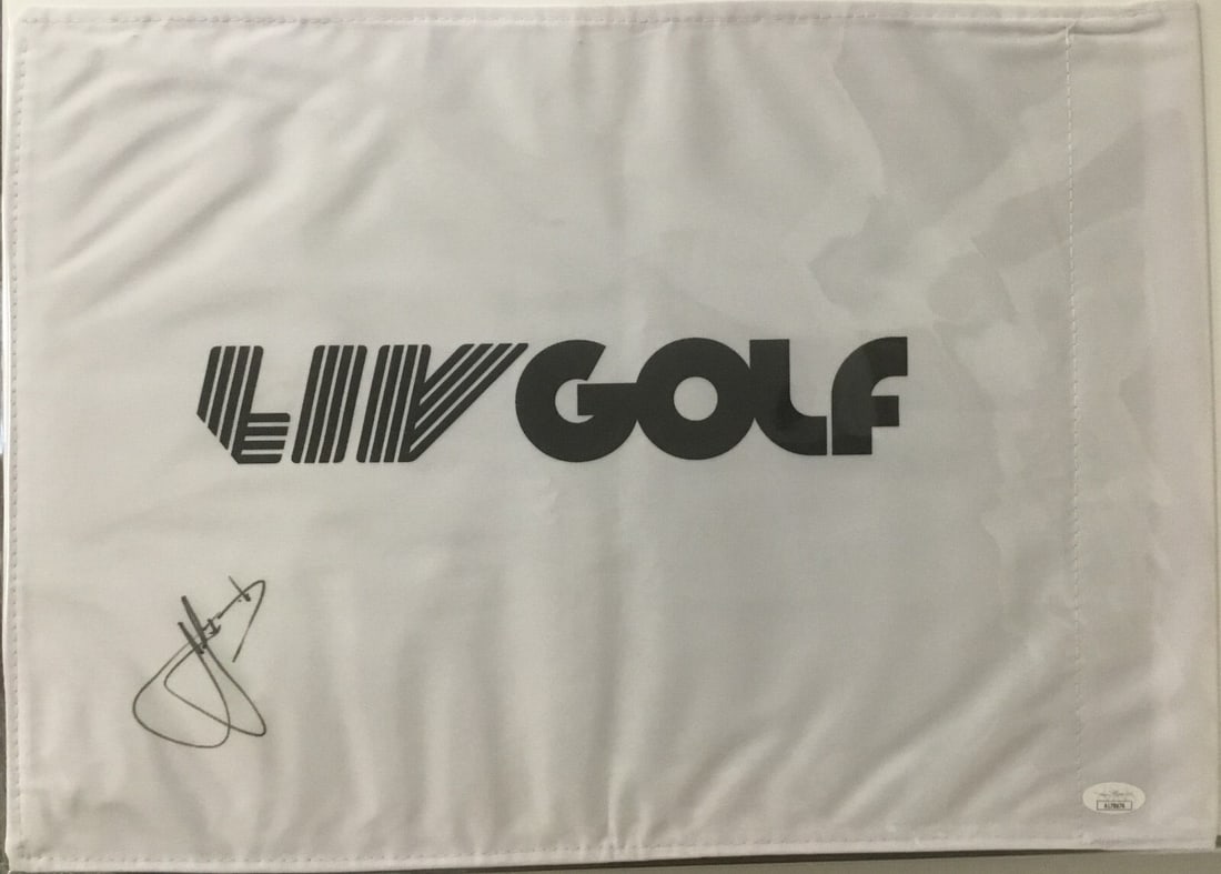 Cam Smith Signed LIV Golf Pin Flag JSA Authenticated AL78676: Cam Smith Signed LIV Golf Pin Flag JSA Authenticated AL78676 This official LIV Golf pin flag features the signature of PGA and LIV star Cam Smith, making it a must-have for any golf enthusiast. Authen