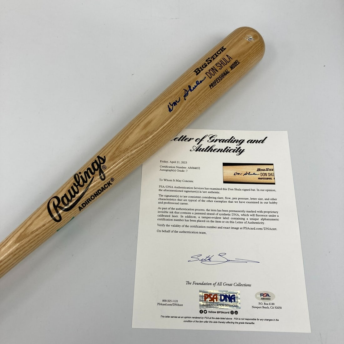 Don Shula Signed Louisville Slugger Baseball Bat with PSA DNA COA: Don Shula Signed Louisville Slugger Baseball Bat with PSA DNA COA This is an original game model Louisville Slugger baseball bat signed by legendary coach Don Shula. The bat is authenticated by Profes