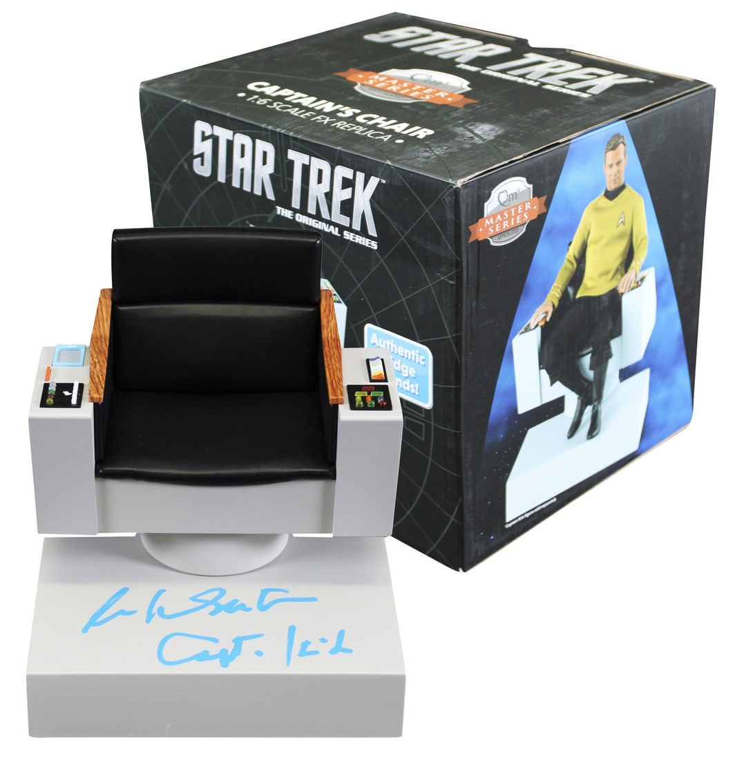 William Shatner Signed Star Trek Captain Kirk 1:6 FX Chair BAS Authenticated: William Shatner Signed Star Trek Captain Kirk 1:6 FX Chair BAS Authenticated This extraordinary collectible features a 1:6 scale FX replica of Captain Kirk's chair from Star Trek: The Original Series,