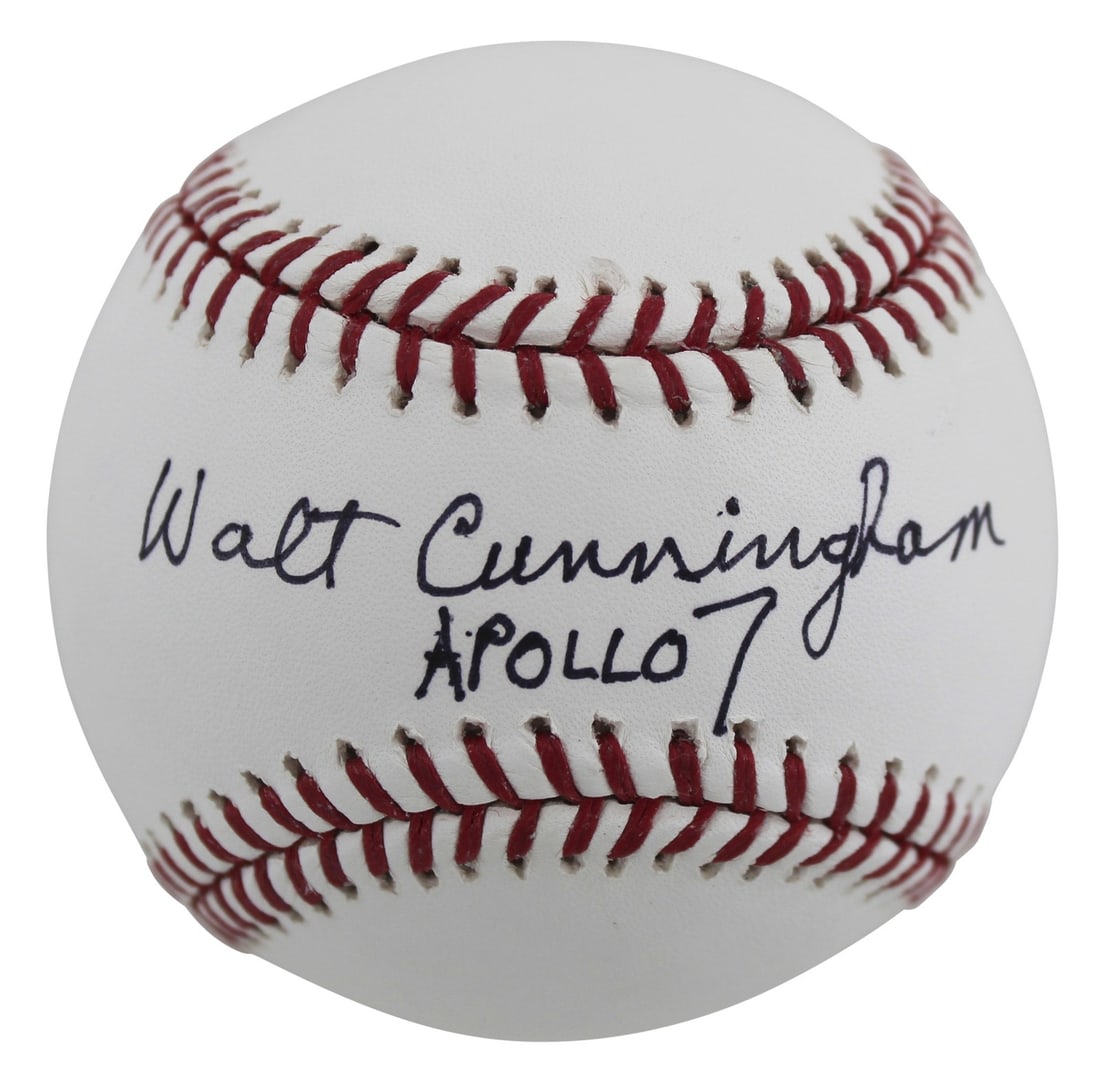 Walt Cunningham Apollo 16 Signed OML Baseball Apollo 7 Beckett Authenticated: Walt Cunningham Apollo 16 Signed OML Baseball Apollo 7 Beckett Authenticated This authentic Oml baseball features the signature of Walt Cunningham, a notable astronaut from Apollo 16, along with the i