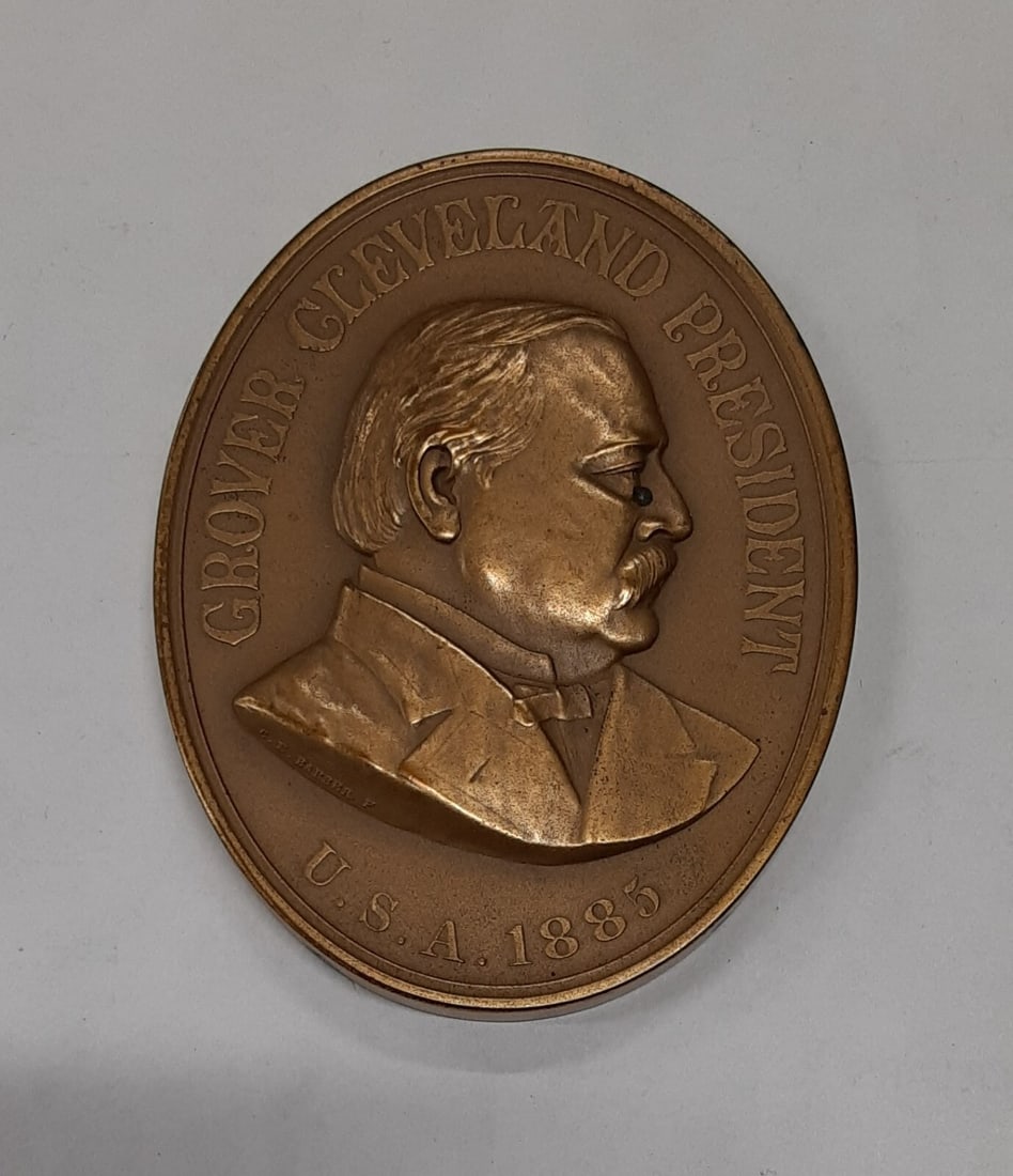 Grover Cleveland High Relief Bronze Indian Peace Medal by U.S. Mint: Grover Cleveland High Relief Bronze Indian Peace Medal by U.S. Mint This stunning Grover Cleveland President High Relief Oval Bronze Indian Peace Medal is a remarkable piece reflecting American histor