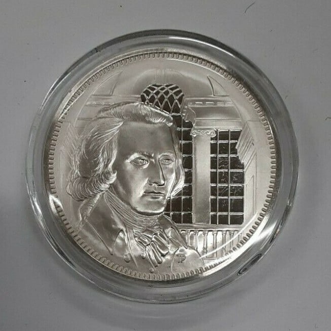 Franklin Mint Uncirculated Sterling Silver Medal James Smith Signer: Franklin Mint Uncirculated Sterling Silver Medal James Smith Signer This exquisite sterling silver medal features James Smith, one of the signers of the Declaration of Independence. Crafted by the Fra