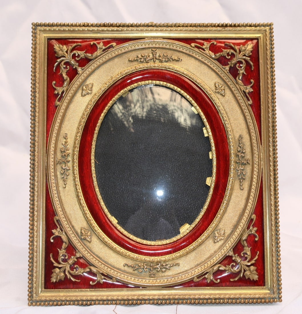 19th Century French Enameled Bronze Picture Frame 1880-1900: 19th Century French Enameled Bronze Picture Frame 1880-1900 This exquisite 19th-century French enameled bronze picture frame showcases remarkable detail and craftsmanship. Crafted between 1880 and 190