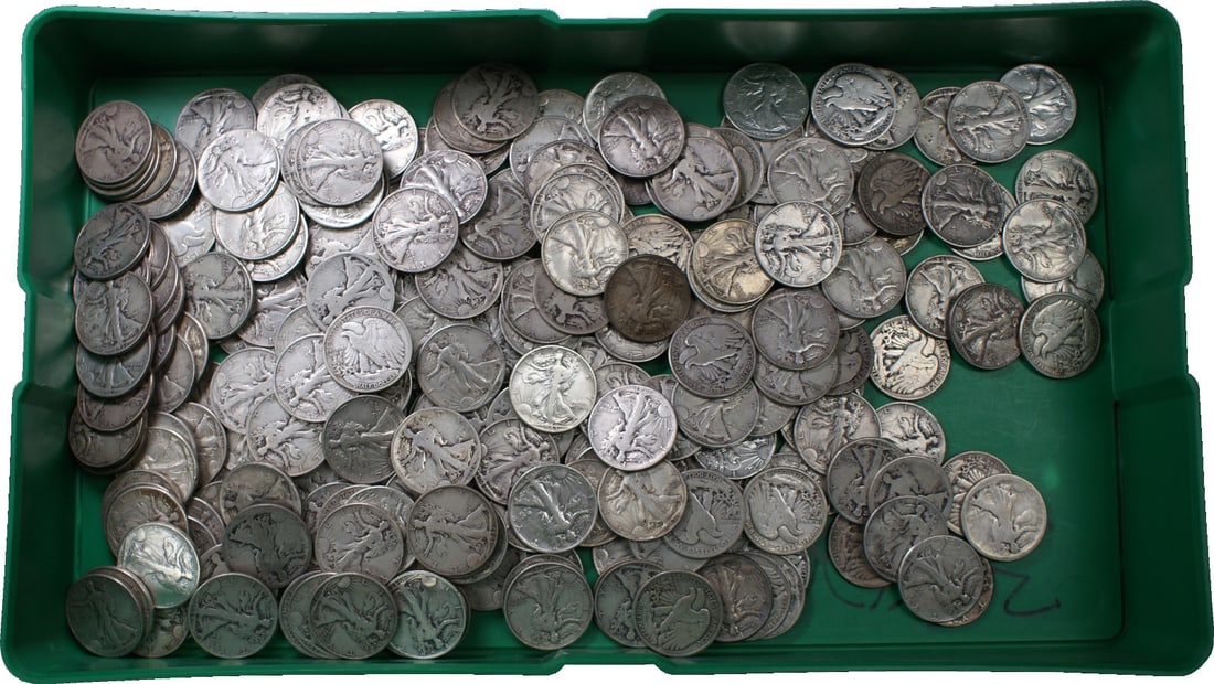 Lot of 10 Walking Liberty Silver Half Dollars 1916-1947 50c: Lot of 10 Walking Liberty Silver Half Dollars 1916-1947 50c This lot includes 10 Walking Liberty Silver Half Dollars, each with a denomination of 50 cents. The coins range in year from 1916 to 1947 an